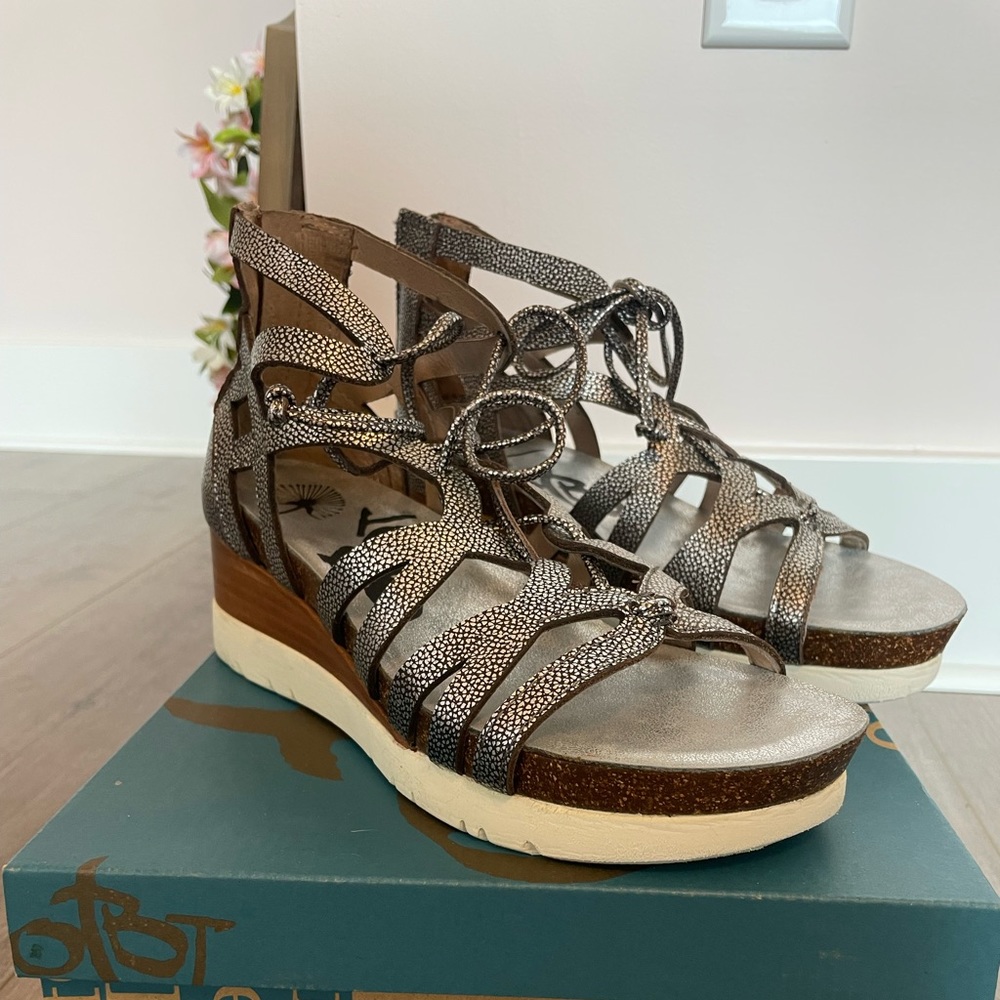 OTBT brand new sandals. Size 7 but fits like an 8